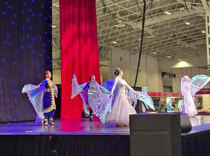 CNE International Stage – Ensemble Topaz Show